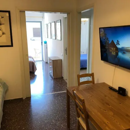 Appartement Metaxourgio Spacious Two Bedroom Athènes