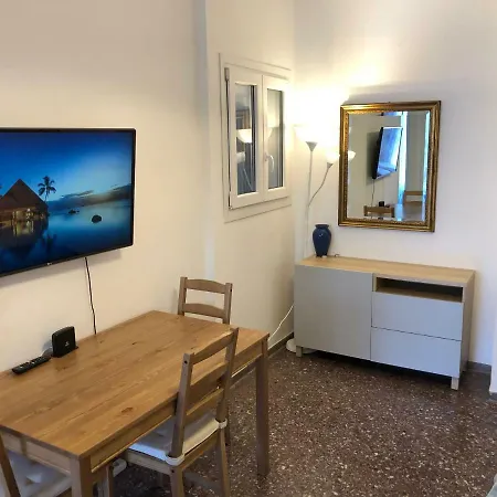 Metaxourgio Spacious Two Bedroom Appartamento Atene
